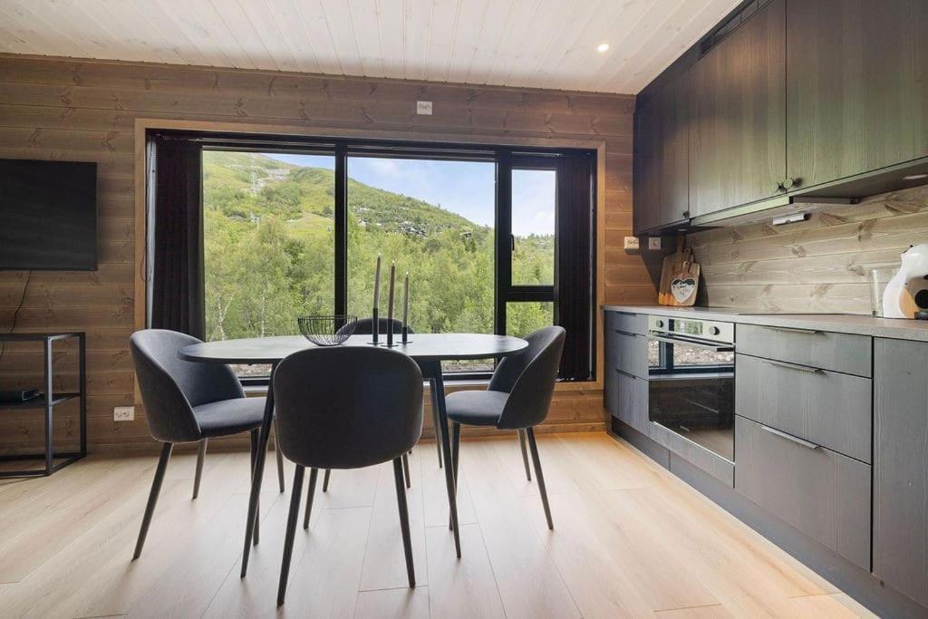 Resvegen 10 - 102 Villa Stranda  Eksteriør bilde