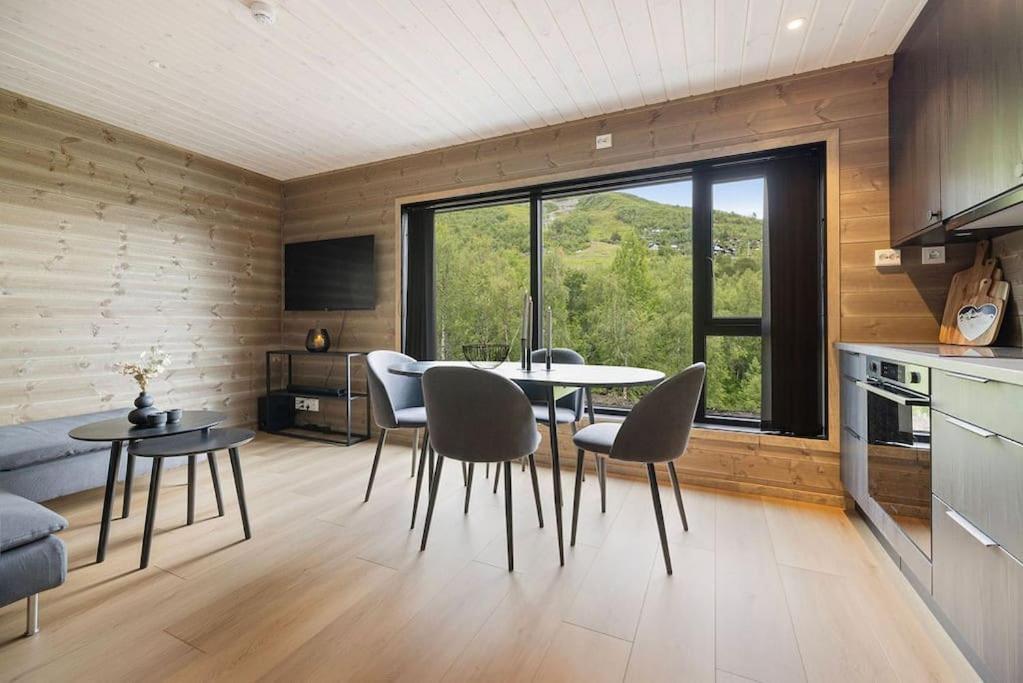 Resvegen 10 - 102 Villa Stranda  Eksteriør bilde
